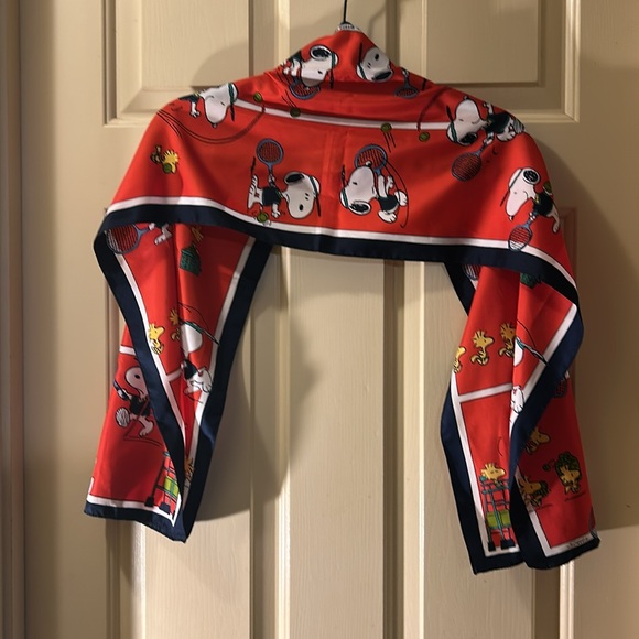 Peanuts Characters Kids Red Snoopy Scarf - Picture 2 of 3